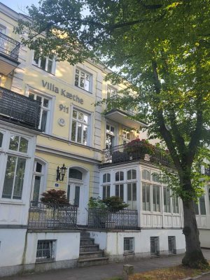 2 1/2-Zimmer-Wohnung mit Balkon und Dachterrasse am Kurhauspark