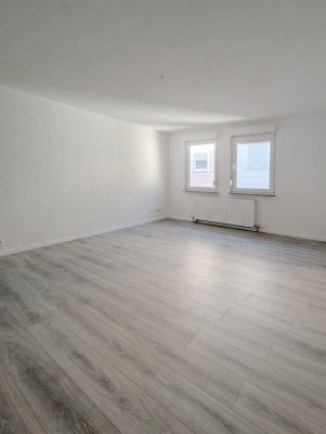 Erstbezug nach Renovierung: Schöne 2-Zimmer-Wohnung in beliebter Lage