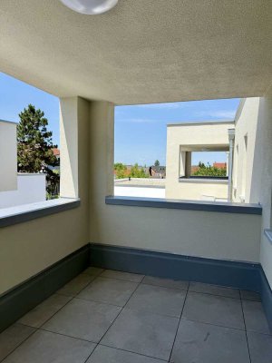 W17 - Großzügige Penthouse 3-Zi-Wohnung mit Balkon und Küche