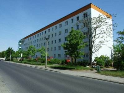 3 Raum-Wohnung mit Balkon und Aufzug