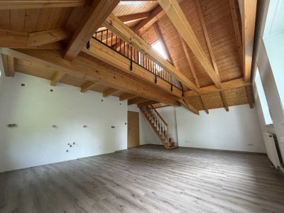 Erstbezug in Bestlage nach Sanierung am Röhrensee: Helle Maisonette mit Galerie