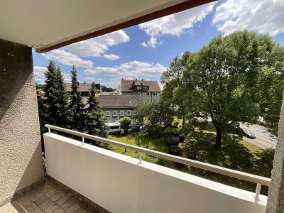 Frisch renovierte 3 Zimmerwohnung mit Balkon