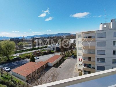 Verglaster Balkon mit herrlichem Ausblick auf die Ach