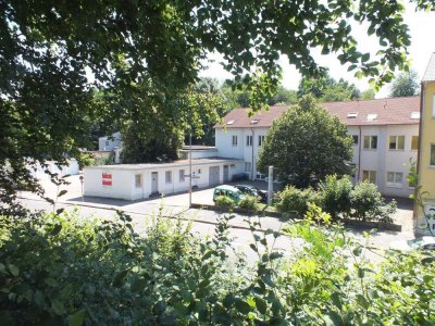 Helle Dachgeschosswohnung mit Charme