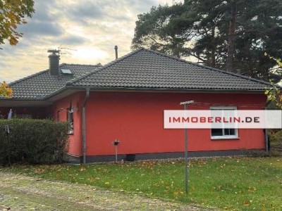 IMMOBERLIN.DE - Attraktiver Bungalow mit Sonnengarten & Garage in harmonischer Lage beim Krüpelsee