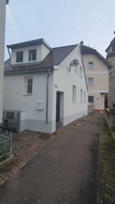 Einfamilienhaus im Herzen von Untertürkheim - Klein aber Fein