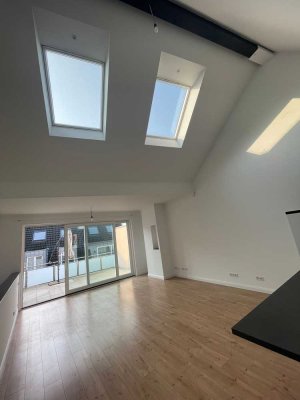 Hochwertige, helle 4-Raum Maisonettewohnung mit großem Balkon