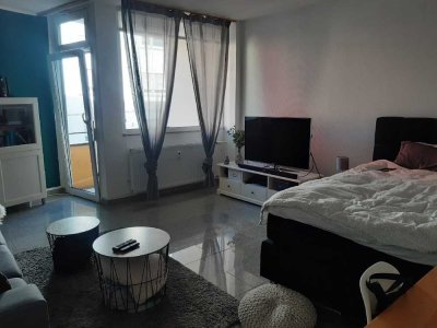 Schwetzinger Straße: Schicke 1 ZKB mit Loggia