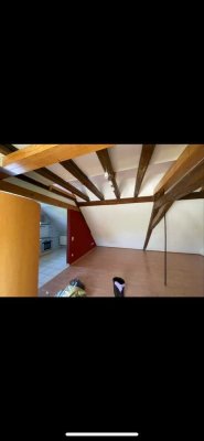Helle 2,5-Zimmer Dachgeschosswohnung in Gauersheim
