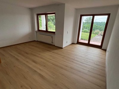 Exklusive, neuwertige 4-Zimmer-Terrassenwohnung mit gehobener Innenausstattung mit EBK in Bruchsal