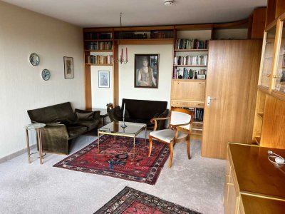 Lichtdurchflutete 3-Zimmer-Wohnung mit Alpenblick, großem Südwestbalkon und Tiefgarage in Augsburg