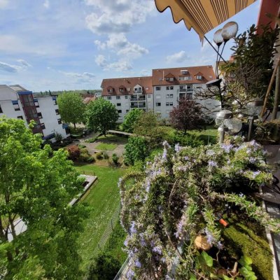 ca.15.Jun .frei,od.später 3,5Zi ca.108m²,Hausmeisterservice, 2.OG TG moderne helle Wohnung gr.Balkon
