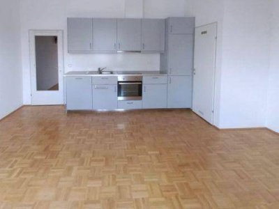 Sonnige 2 ZIMMER-Wohnung + möblierte Einbauküche + Bad mit Dusche und WC + nähe KF-Uni bzw. LKH-Graz