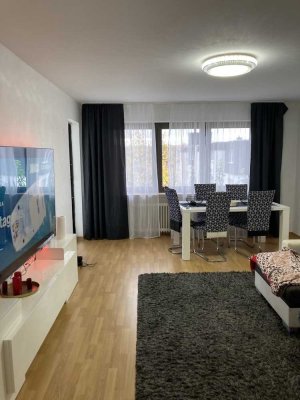 helle 3 Zi- Wohnung mit Balkon