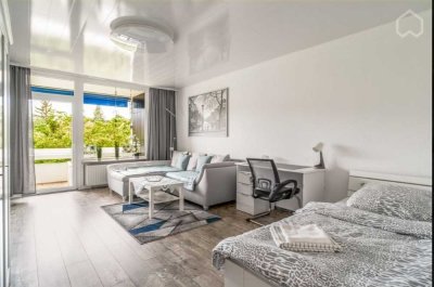 Helle möblierte 2-Zimmer Wohnung mit Balkon, Schwimmbad und Sauna