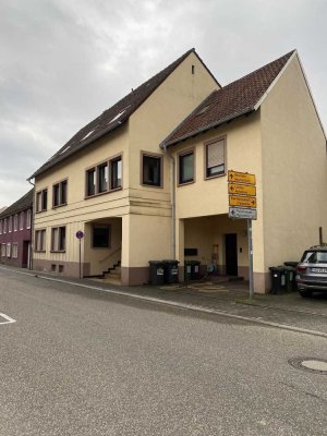 Großzügige 3 ZKB DG Wohnung mit Dachterrasse und Stellplatz in Klingenmünster – frei ab 01.05.2026