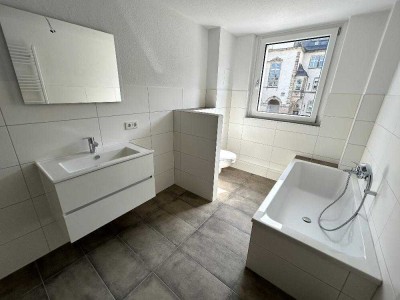Erstbezug!- Exklusive 3 Zimmer Wohnung mit Badewanne, Dusche und Balkon!