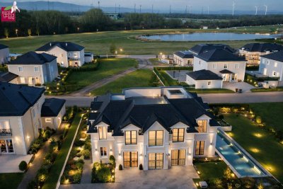 SKYLINE LAKE RESIDENCE RealGoodLiving Signature Collection