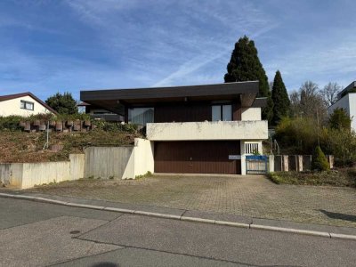 Tolles Einfamilienhaus mit genehmigtem Umbau zur Luxusimmobilie in Bestlage !