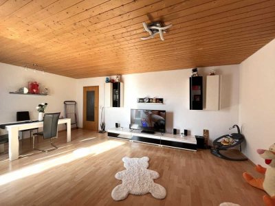 Charmante 3-Zi.-Wohnung mit sonnigem Balkon