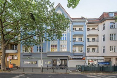 Investieren Sie jetzt! Schöne Altbauwohnung mit Balkon am Walther-Schreiber-Platz