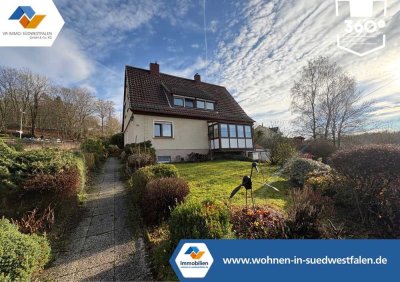 VR IMMO: Solides Einfamilienhaus mit Wintergarten und Gestaltungsmöglichkeiten in Altena-Evingsen.