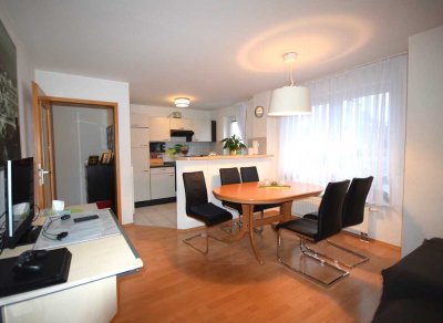 Helle 2,5- Zi.-Wohnung mit Balkon und TG Platz