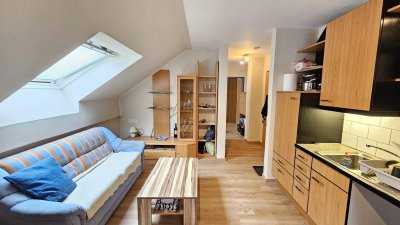 Gepflegte Single Wohnung inkl. kleiner Terrasse und Stellplatz. Mieten.