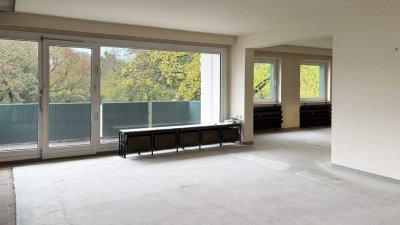 Sanierungsbedürftige großzügige Maisonettewohnung mit unverbaubarem Blick auf den Klettenbergpark