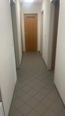 Moderne 3-Zimmer Neubauwohnung mit Balkon und Garage