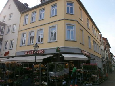 Helle Innenstadt-Etagen-Wohnung mit Einbauküche in Celle