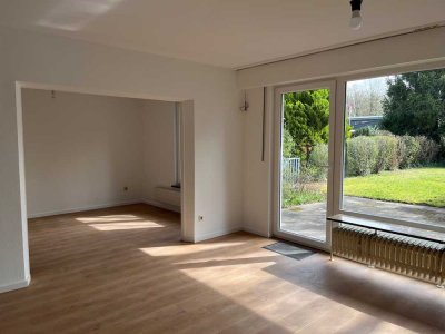 Reihenhaus mit Garage in Köln-Seeberg