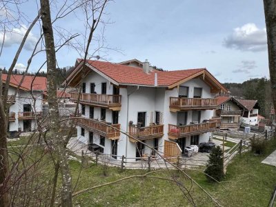 Moderne Zweizimmerwohnung mit sonnigem Balkon in Wörnsmühl im Leitzachtal