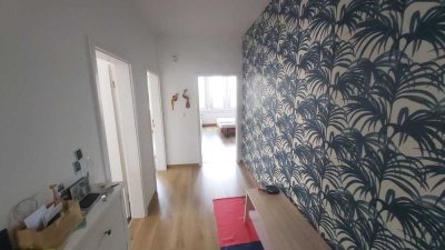 3 de-luxe-Zimmer,Balkon,Superlage,ÖPNV,Altbaucharme,Balkon,neben Karl-Olga-KH,Decke hoch,EBK,TLB,top