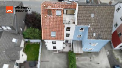 Umsonst wohnen auf zwei Ebenen und mit großem Garten