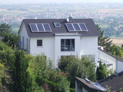 ** 2,5 Zi-Wohnung in schöner, ruhiger Aussichtslage **