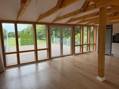 Großzügig geschnittene 2-Zimmer-Dachgeschosswohnung mit gehobener Innenausstattung