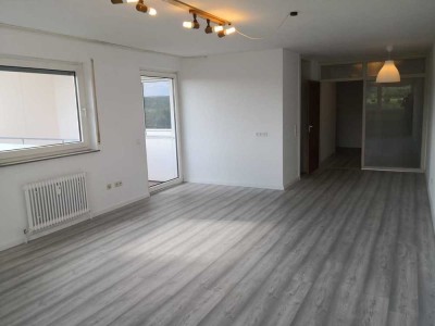 Helle 3,5-Zimmer-Wohnung mit Balkon im 5. OG in Waldenbuch
