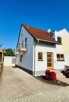 frisch modernisierte Doppelhaushälfte zur Miete – Komfortabel Wohnen in Meckenheim - Ortsrandlage !