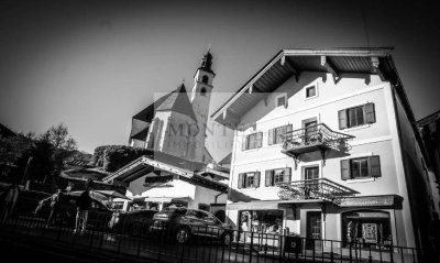 Edel und Elegant- exckusiver Freizeitwohnsitz mit Hahnenkammblick nahe des Zentrums