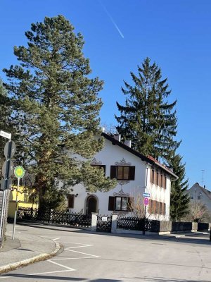 Schöne 4-Zimmer-Landhauswohnung mit neu angelegter Gartenterasse in Burglengenfeld