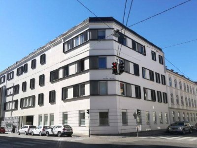 Ruhige 2 ZIMMER-Wohnung, extra Küche möbliert, neuwertige Sanitäranlagen (Bad + WC), Lift, nähe TU!