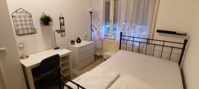 Vollständig renoviertes 10-Zimmer-Haus mit Einbauküchen im 1.+2. OG in Oststadt, Karlsruhe