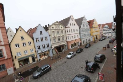 Wohnen in der Altstadt - Königsstraße Dillingen! Liebevoll, kernsanierte 2,5 ZKB - 2. OG