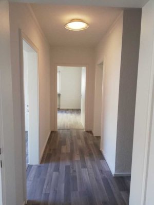 Schöne Wohnung mit Loggia und Tageslichtbad