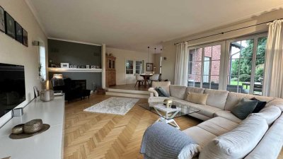Großzügiges und modernes Einfamilienhaus: Stilvolles Zuhause mit viel Licht, Raum & Garten