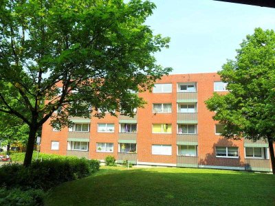 Im Hochparterre mit Tageslichtbad und Sonnenbalkon!