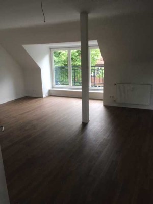 Helle 2,5-Zimmer-Wohnung mit ausgebauten Dachboden in Klein Borstel