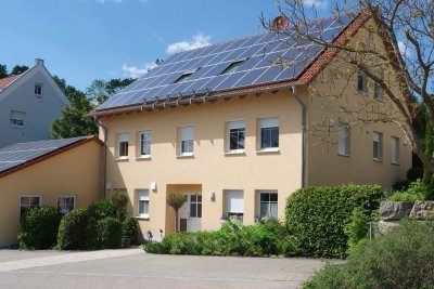 Wohnhaus mit 5 Wohneinheiten - z.Zt. vermietet Einnahmen 44 000 Euro im Jahr