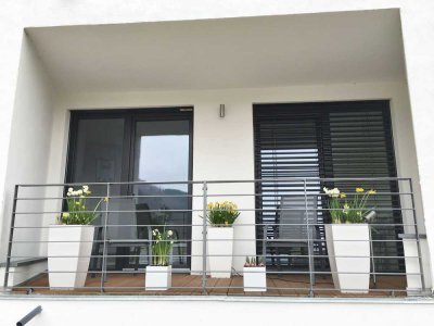 Helle 4 Raumwohnung im Bauhausstil mit Balkon und Einbauküche